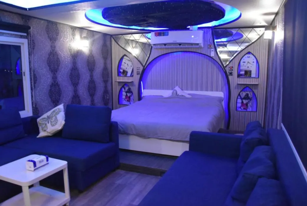 Mouj Caravan